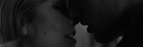 clace first kiss 1x07credit to @lightwoodsxz