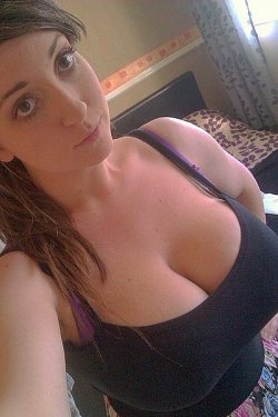 Hardcorechicks1:  Reblog With The Things You Want To Do To Her! Want To See Horny