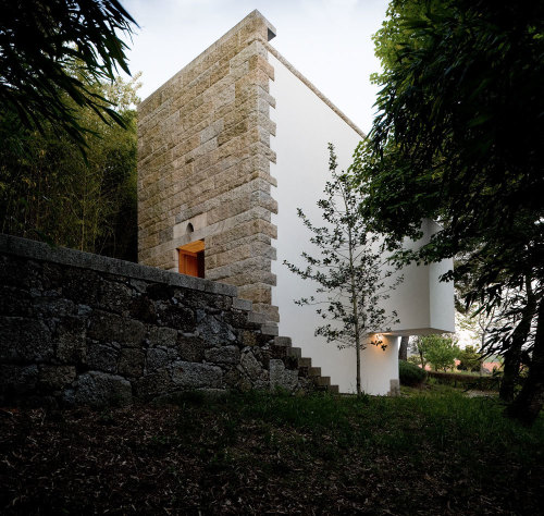 Chapel, Quinta de Santo Ovídio, Lousada, project by Álvaro Joaquim de Melo Siza Vieira.