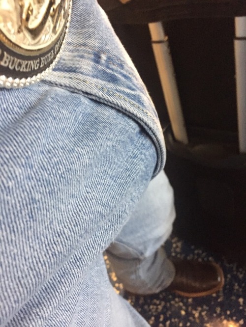 gingerguy7307: phd-bullrider: txwrangler:Couple shots from the airport today in my 501s I’d li