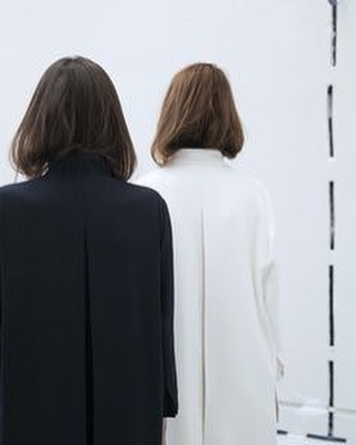 Coat back details inspiration.   #coat #aw1617 #details #pleat #monochrome #minimalism #fashion #fah