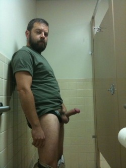 fshr66:  Would love to be in the stall with him. 