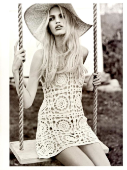 Daphne Groeneveld Photographed By Lachlan Bailey In “Field Of Dreams” For H&Amp;Amp;M