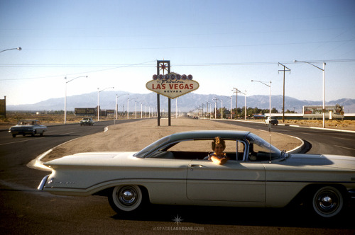 vintagelasvegas:Welcome to Fabulous Las Vegas, June 1961. ‘60 Oldsmobile, late afternoon. Kodachrome