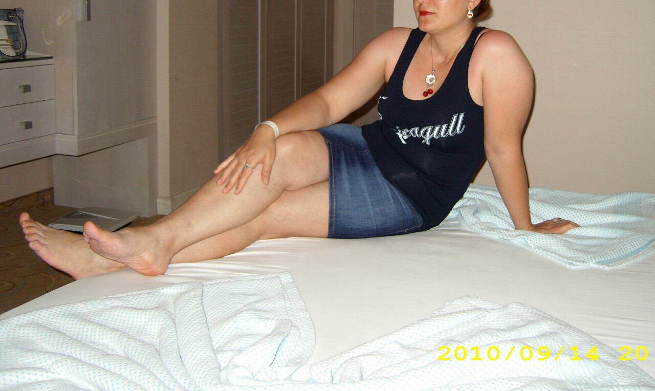 ebrylmz1977:  Kot eteğimle. Seksi olmuş muyum? :) 