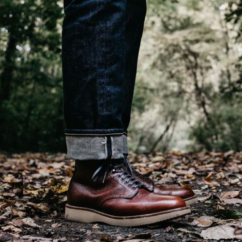 Last minute shopping ————————————— - IH-888s via @witheredfig - Alden x Brogue Tourist boot (@brogue