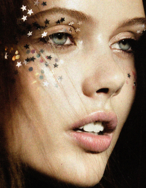 sofimartins:Frida Gustavsson in “Seeing Stars” for Vogue UK December 2010 photographed b