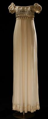 funnyman1983:  livingadreamylife:  Christian Dior Haute Couture collection, Palladium dress, Spring/Summer 1992. Strong Regency influence   This is also the dress that inspired Sailor Moons princess dress