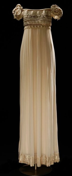 livingadreamylife: Christian Dior Haute Couture collection, Palladium dress, Spring/Summer 1992. Str