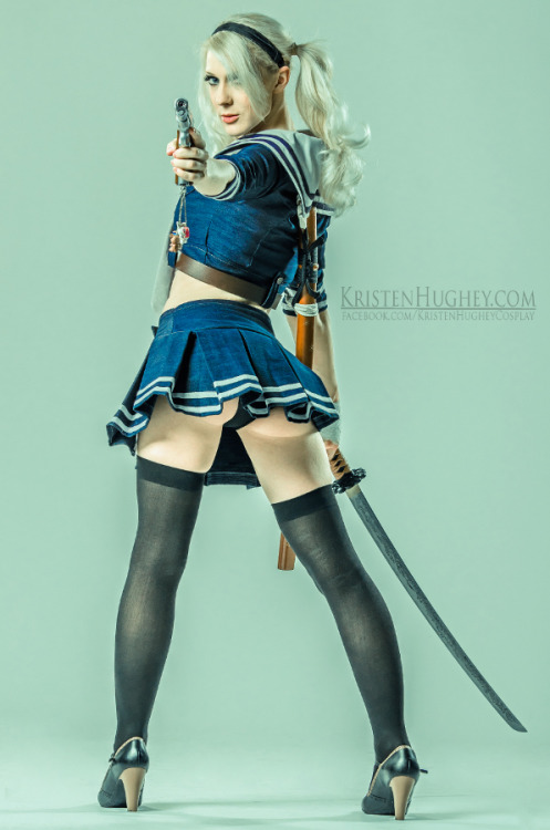 sexykosplay:  Source : http://sexykosplay.tumblr.com/  Sucker