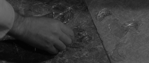 Last Year at Marienbad (a.k.a. L'annèe dernière à Marienbad) (Alain Resnais, 1961): hands