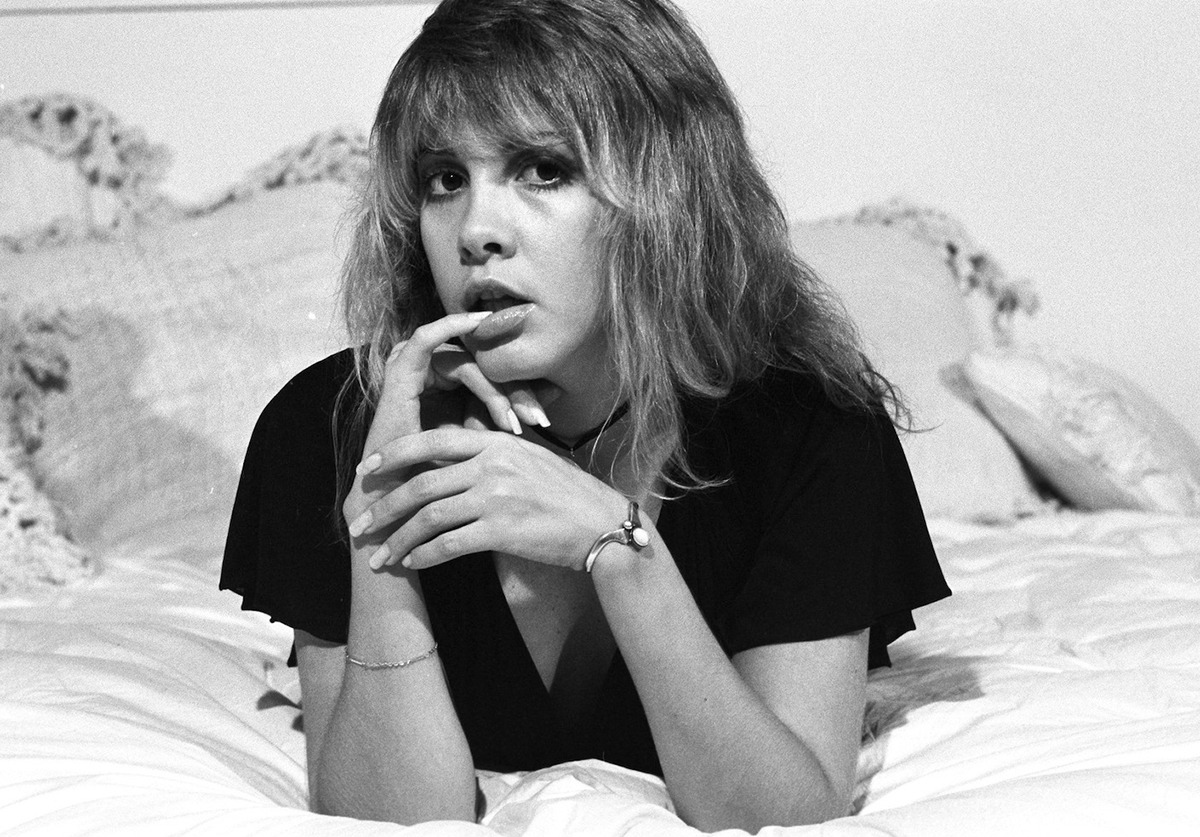 crystalline-:  Stevie Nicks photographed by Ken Regan in 1977.Originally shared by