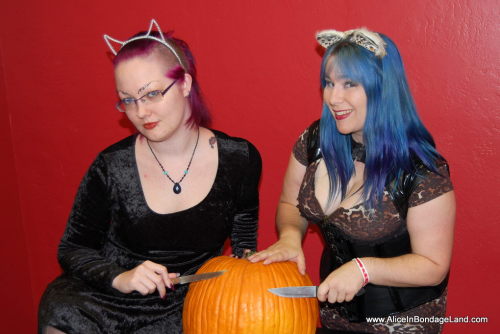 mistressaliceinbondageland:Happy pumpkin fucking day from www.AliceInBondageLand.com Remember that some subs will do ANYTHING to get out of Chastity!
