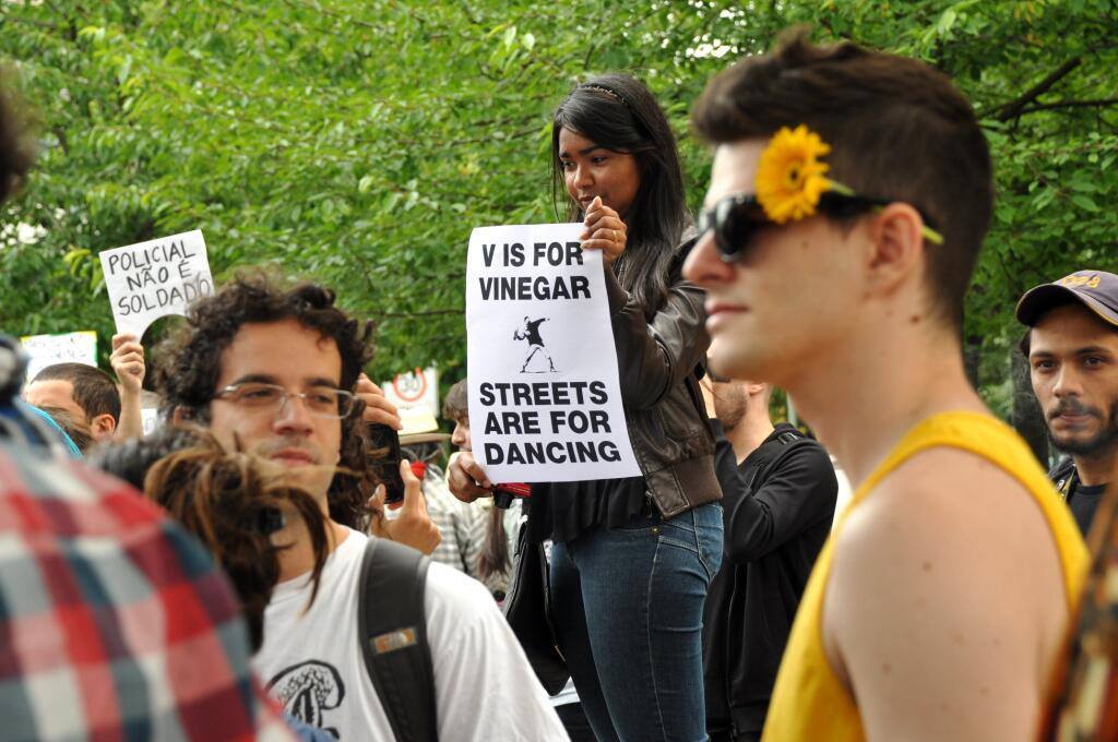 saladuprising:  Support from Berlin.
