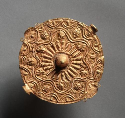 cma-african-art: Soul Disk Pendant, 1800, Cleveland Museum of Art: African ArtShared by different Ak