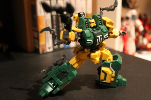 Fansproject DX Armored Battalion CA-07 Teardown (Transformers Barrage)