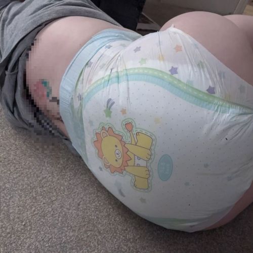 Oh lordy, that is the cutest butt I’ve ever seen… #ageplay #abdl #diaperlover #diaperfe