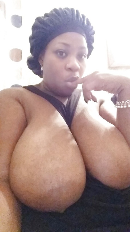 funbaggs:  laphreaq:    Mmmhmm 