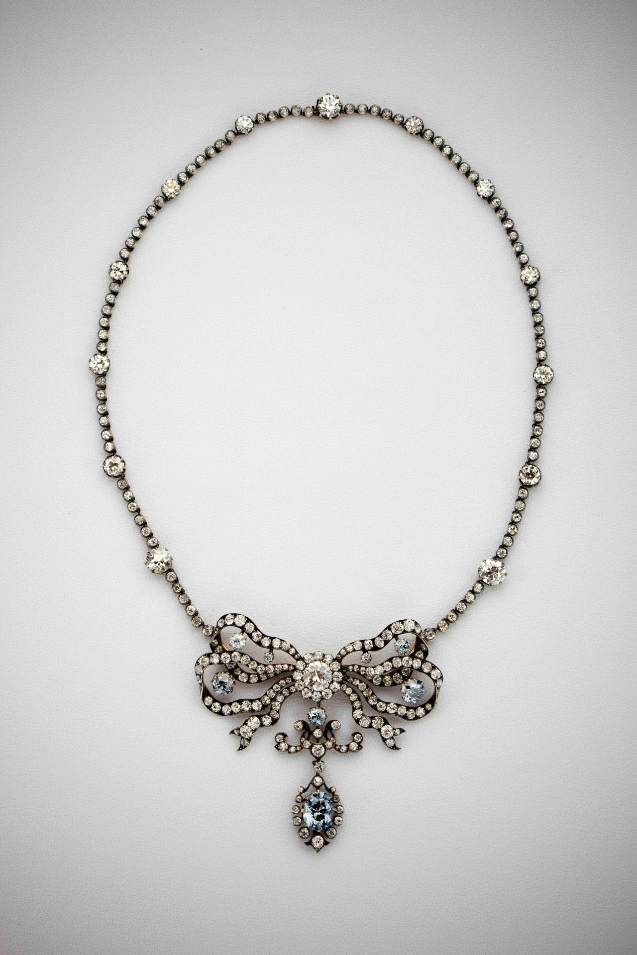 kinkynik4:  Cullinan Blue Diamond Necklace