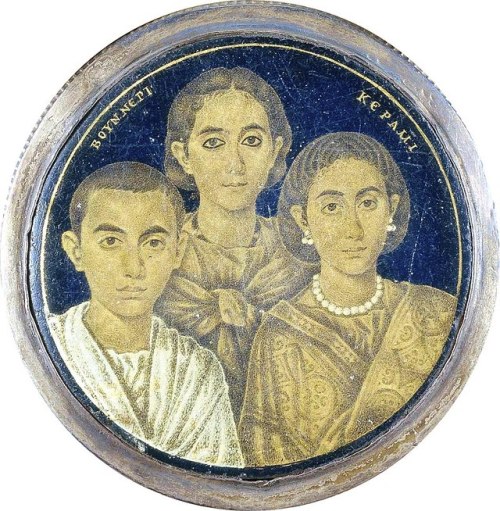 knowledgeistreasure:Roman gold glass portraits. 3rd - 4th century AD.