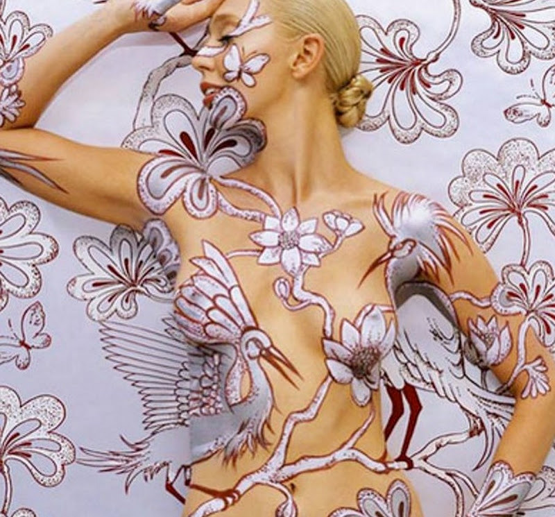 ariaisadoraboudoir:  Paint as lingerie.