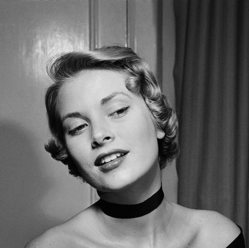 the-marriage-of-heaven-and-hell:Grace Kelly, 1949