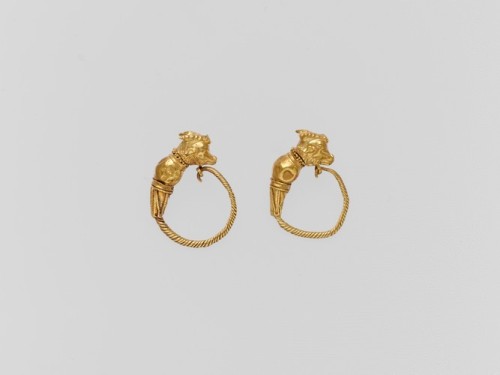 met-greekroman-art:Gold earring with head of a goat, Metropolitan Museum of Art: Greek and Roman Art