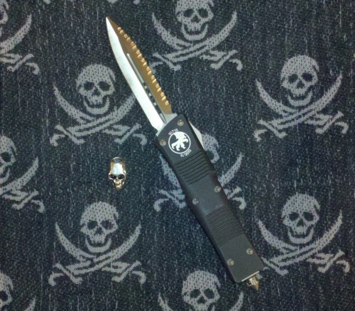 knifepics:  Microtech TRODON DE 50/50