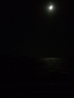 5:01 AM - Moonset over the Pacific