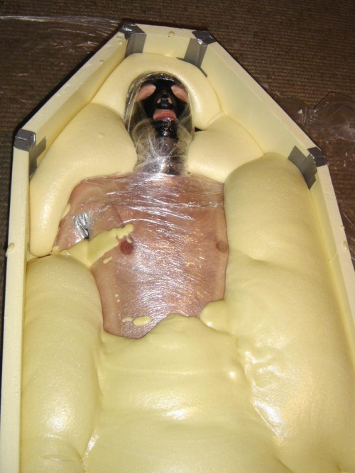 https://lovetapebondage.tumblr.com/post/108163833056