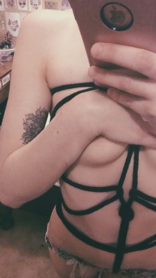 blckmooncat:  Shibari on my long body 