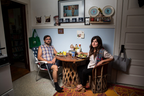 bobbycaputo:     Lois Bielefeld | Weeknight Dinners    Photographer Reveals What Dinnertime Looks Like Across the U.S.  