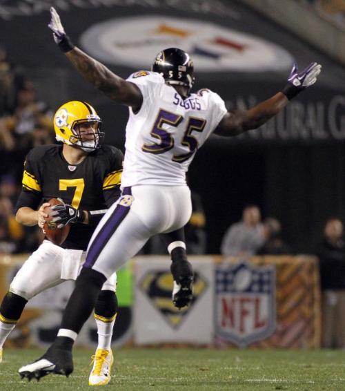 assofmydreams:  Terrell Suggs’ super-sized ass