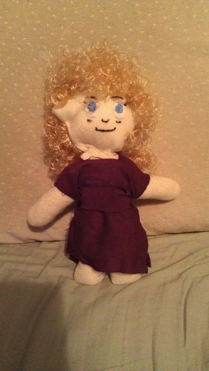 There we are, Miss Mary Pickford as plushie-learning practice! Time to pick another Old Hollywood pe