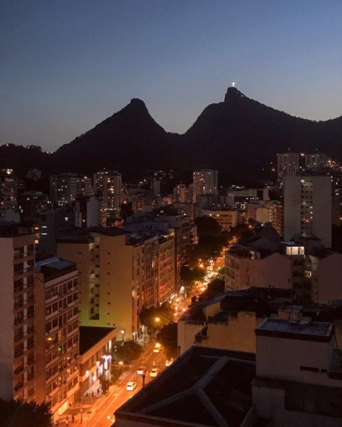 Fotinho de cel sem filtro, só editada aqui no insta&hellip; o Rio é lindo! ✨ (em R