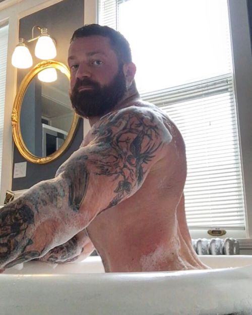 ocnastypartypig:   guysthatgetmehard2:  jeff (guys that get me hard)  Rock hard 