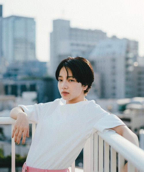 yua:  SPRING Magazine / @konichan7 photographer @nittakimihiko stylist @miho_ashino Hair&Makeup @yuko_aika
