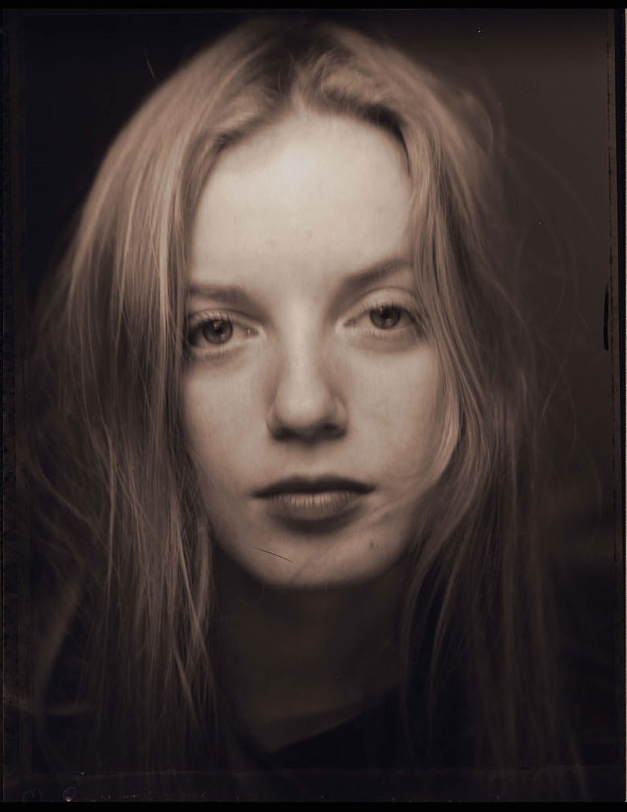 SARAH POLLEY Photographed by Frank Ockenfels III, circa 2000.