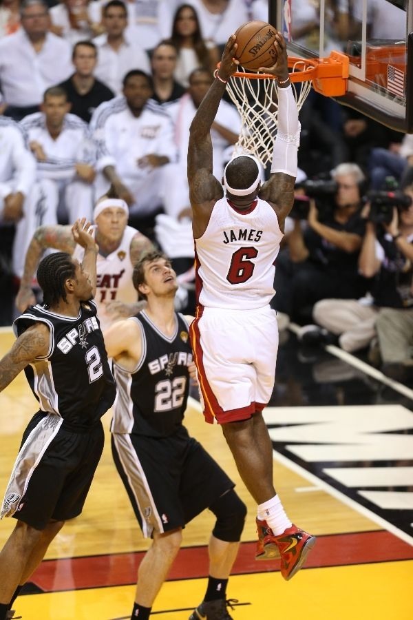 lebron6goat:  LEBRON JAMES!!! 