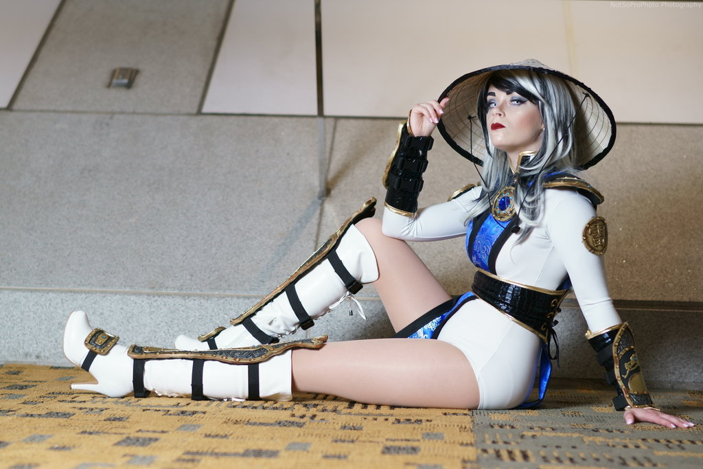 hotcosplaychicks:  Baltimore Comic Con 2017: 44 by NotSoProPhoto More Hot Cosplay:
