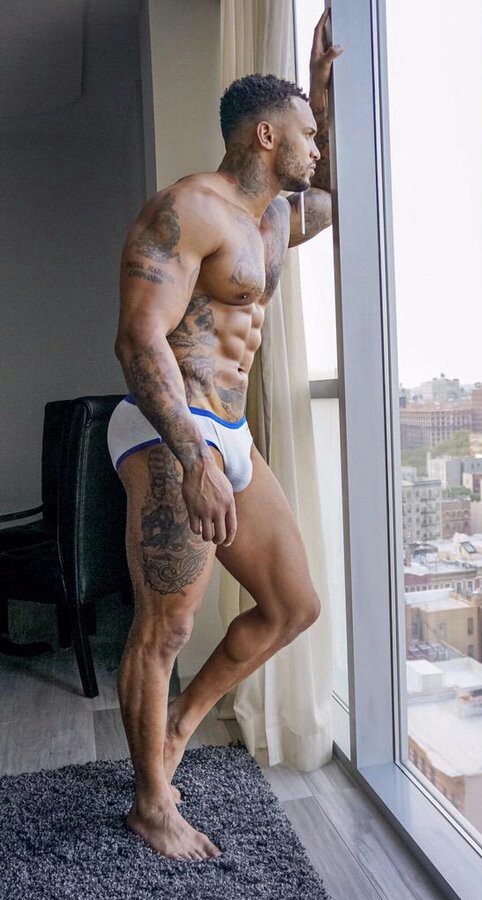 seeker310:  dominicanblackboy:  David McIntosh oh my!😍     Hot!!  