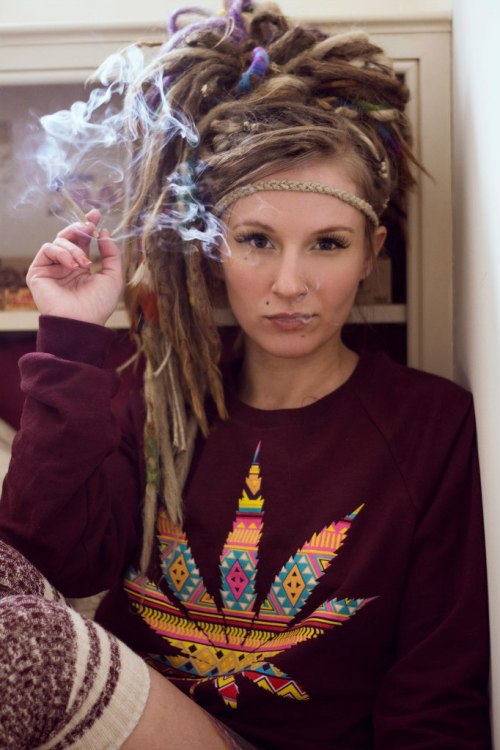 shesmokesganja: weed-smokin:the-maddabber:comfortably-lobotomized:I wanna smoke with Damsel soo bad.