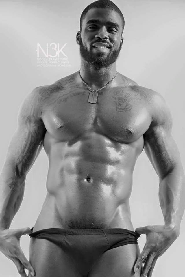 sjcollegeboi:  tastyblkman2:Travis Cure.. all that dark meat… :P