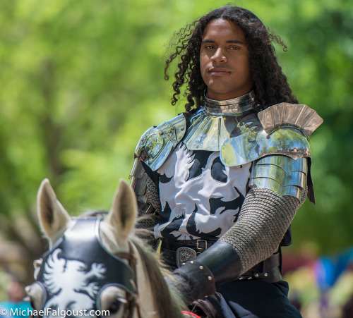 medievalpoc:fuckyeahrenaissancefaire:Standing out in the Parade (by mikelpeg)Garb Week!