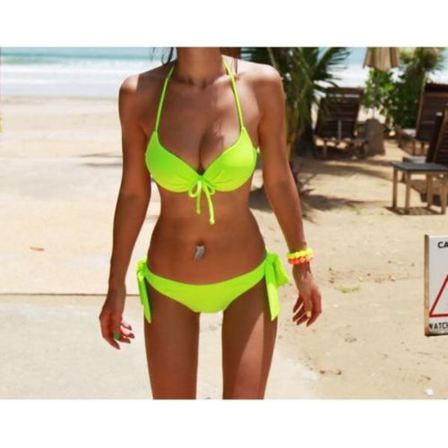 neonfishnets: Neon bikini at the beach