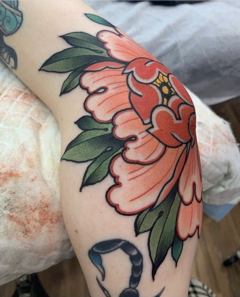 Tattoo uploaded by rcallejatattoo  Brutal and massive mandala flower tattoo  done by Bradley Kinney bradleykinney DanaPointTattoo traditional bold  mandala flower knee  Tattoodo