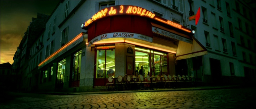 cinemaspam:  10 Frames  Amélie (2001) Directed by Jean-Pierre Jeunet 