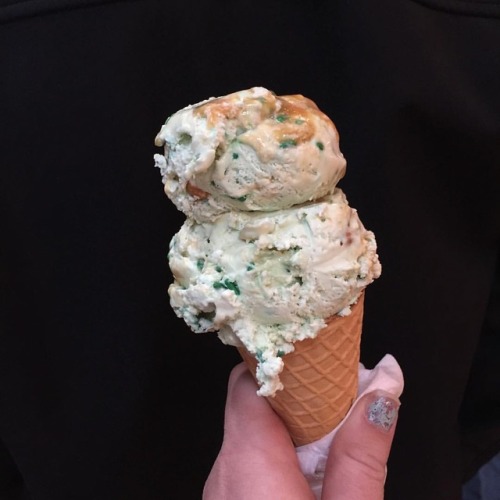 I basically had #butterbeer ice cream yesterday. Since it&rsquo;s green, it counts as healthy ri