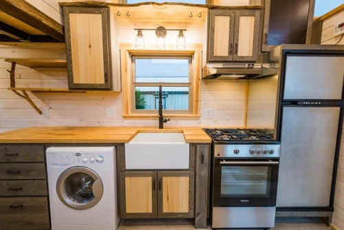 dreamhousetogo:Heather’s gooseneck tiny home by Mitchcraft Tiny Homes