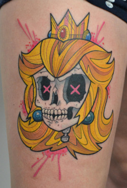 gamerink:    Awesome Princess Peach Skull tattoo done by Octopi Tattoo.